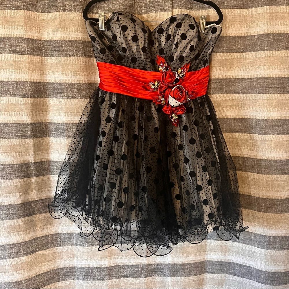 Tony Bowls Black/White Polka Dot With‎ Red Flowers Strapless Mini Dress Size 10